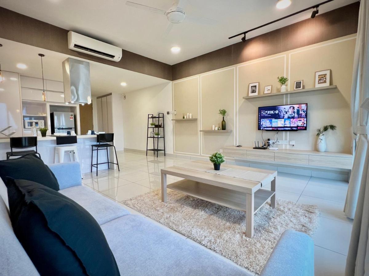 Royale Cottage Midvalley Netflix Pools 4 Pax Johor Bahru Exterior photo